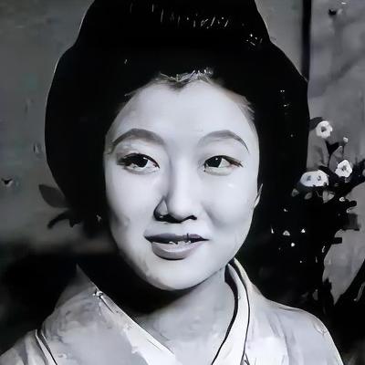 中国连长不忍杀害日本女俘虏，将其带回家乡隐姓埋名成婚，相守三十二年后，才知晓妻子