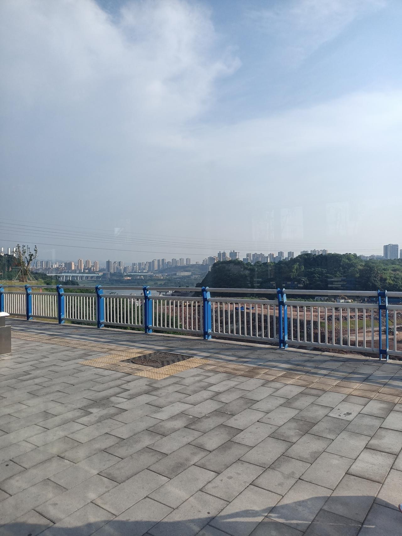 当你老了,钱和健康哪个重要?个人觉得都重要，当然，身体健康万事如意！有钱肯定更好