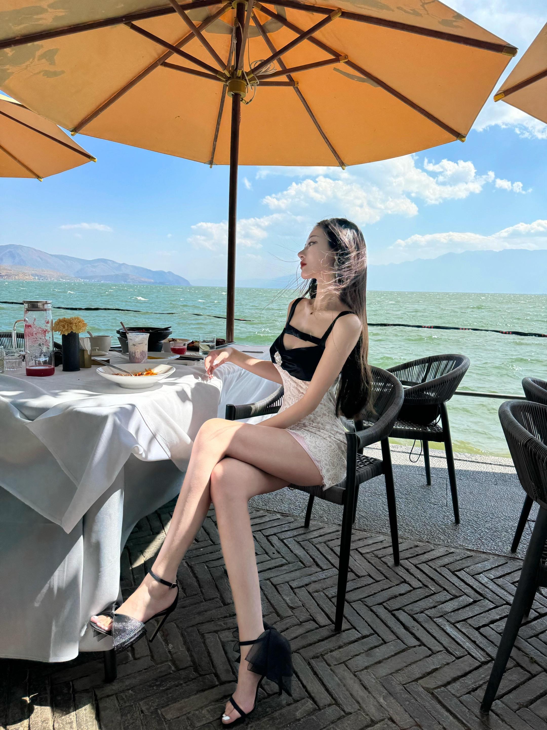 “在有风的地方，邂逅一场橘子海味的浪漫🌊 阳光正好，微风不燥，此刻的...