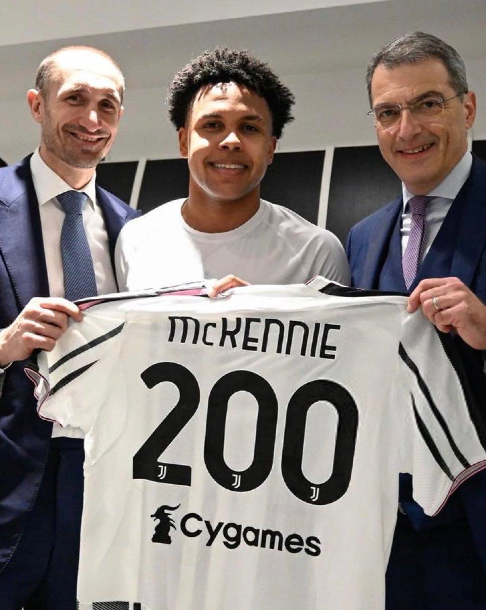 天空体育：麦肯尼与尤文图斯续约发出积极信号！在斯帕莱蒂的执教下，麦肯尼成为了球队