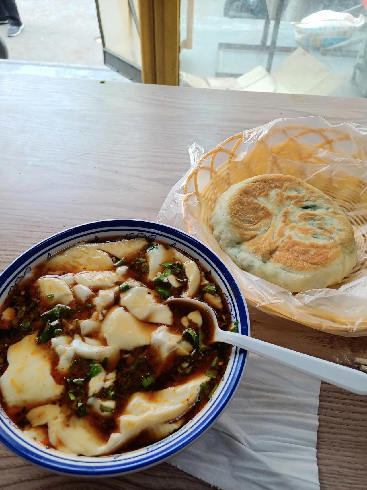 早餐五块钱还是吃饭很饱的