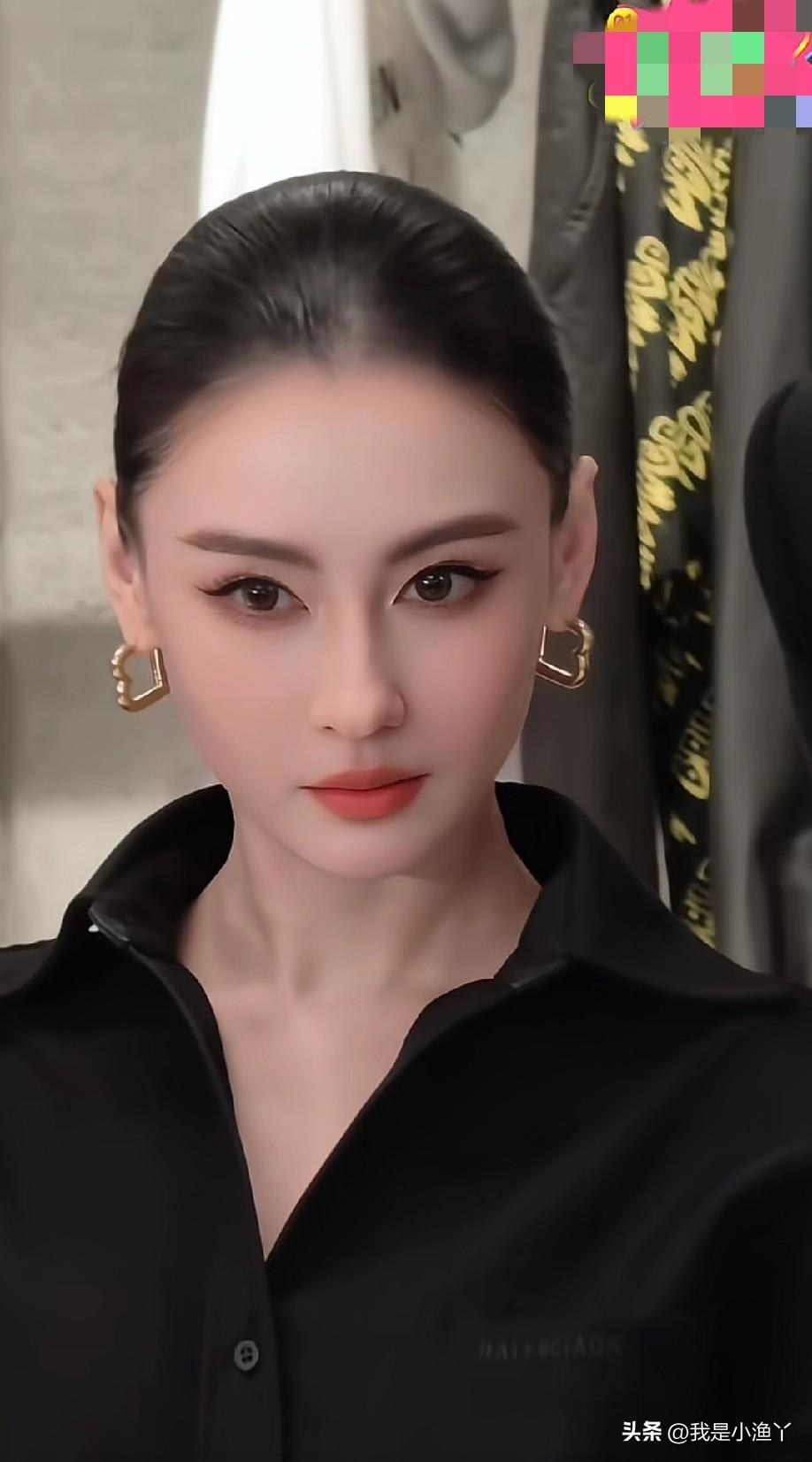 关于张柏芝的盛世美颜无需吹捧，46岁站在人群里依旧是最耀眼的存在。

3月27日