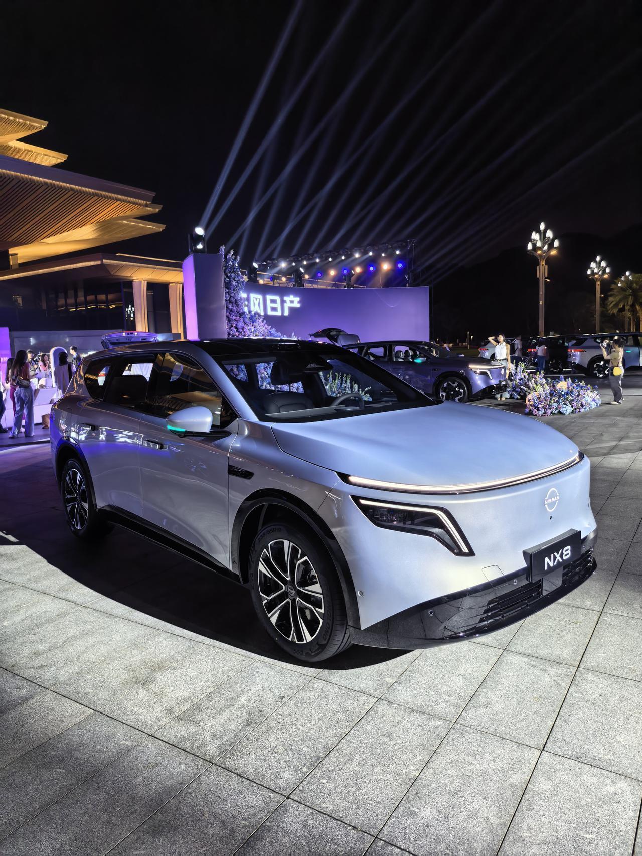 合景朗云花园
听说，3月份有80多场汽车发布会，很多媒体老师连轴转，赶场赶得脚不