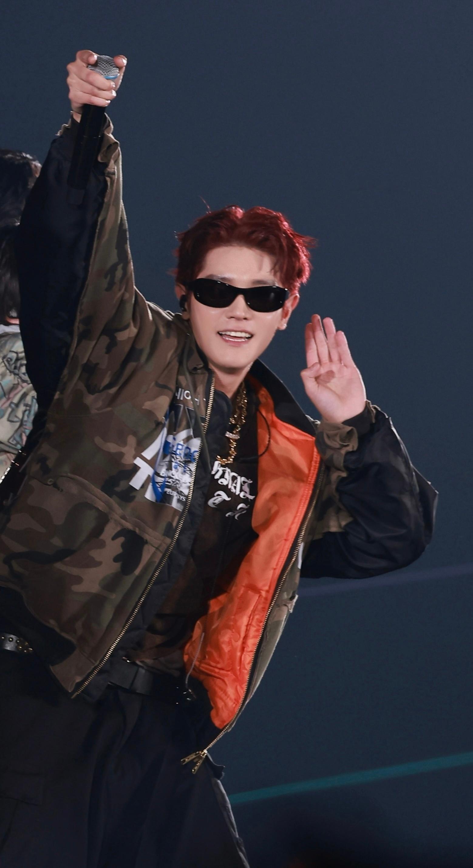 smtown 李泰容今天表演了六个舞台solo：shalala127：2 bad