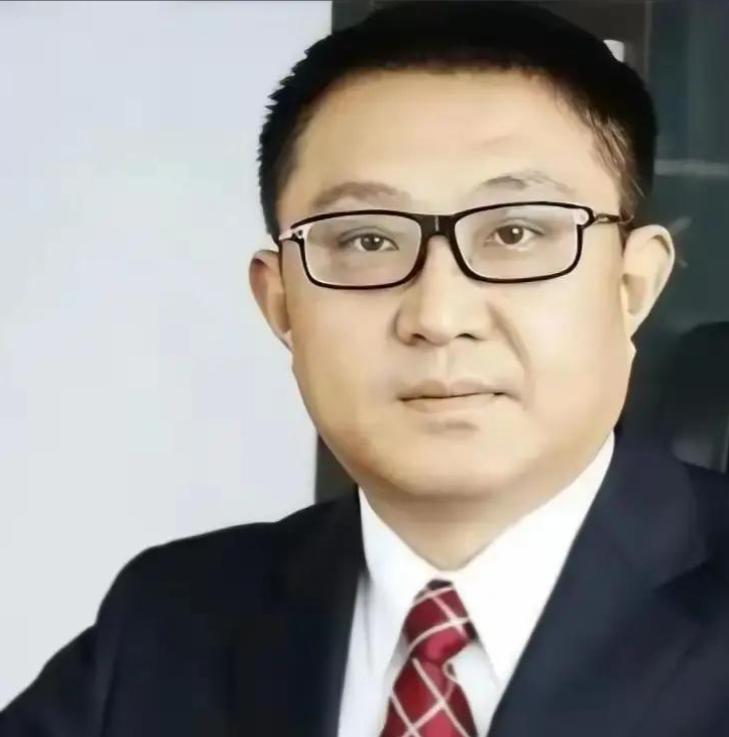 2020年，“核酸大王”张核子借疫情牟利，让国家资金短缺，通过核酸检测造假害了无