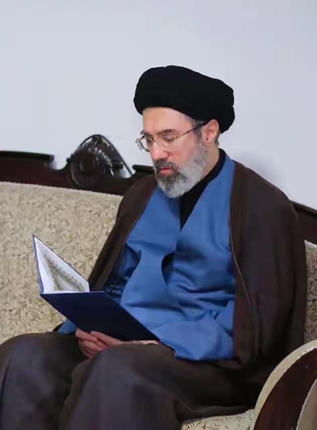 伊朗新最高领袖发表讲话了，随后……
小哈梅内伊态度明确，伊朗不会走向分裂，反而会