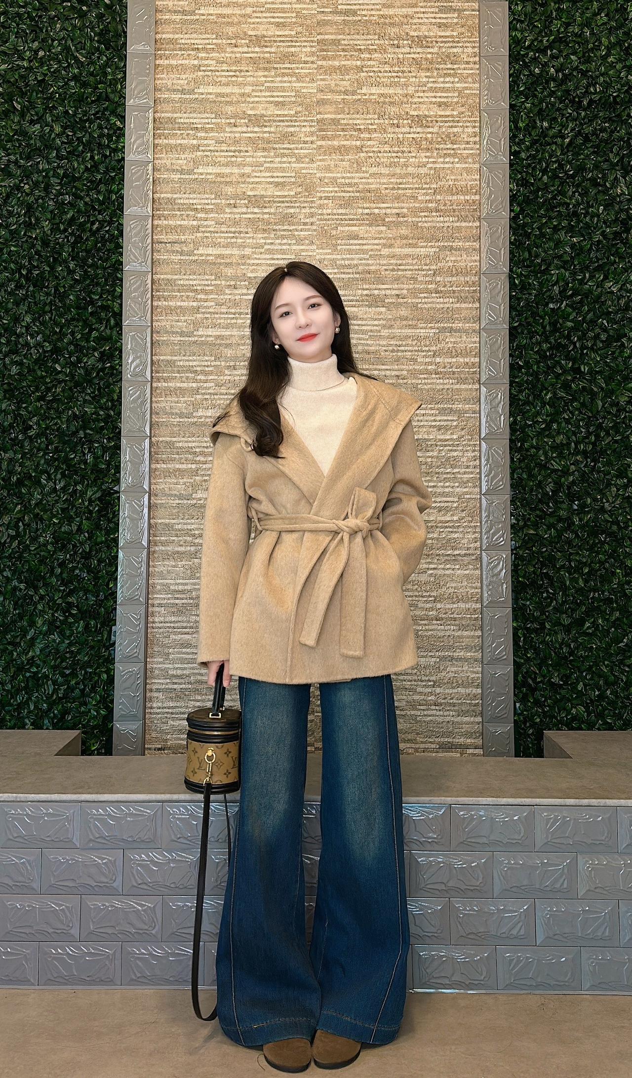 从不羡慕人来人往的新鲜感
只羡慕在心里的人一直都在外套 冬季穿搭