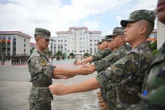 当兵也是有前途，不比当老板差？说得非常对，“当兵不比当老板差” 是一个很实在的看