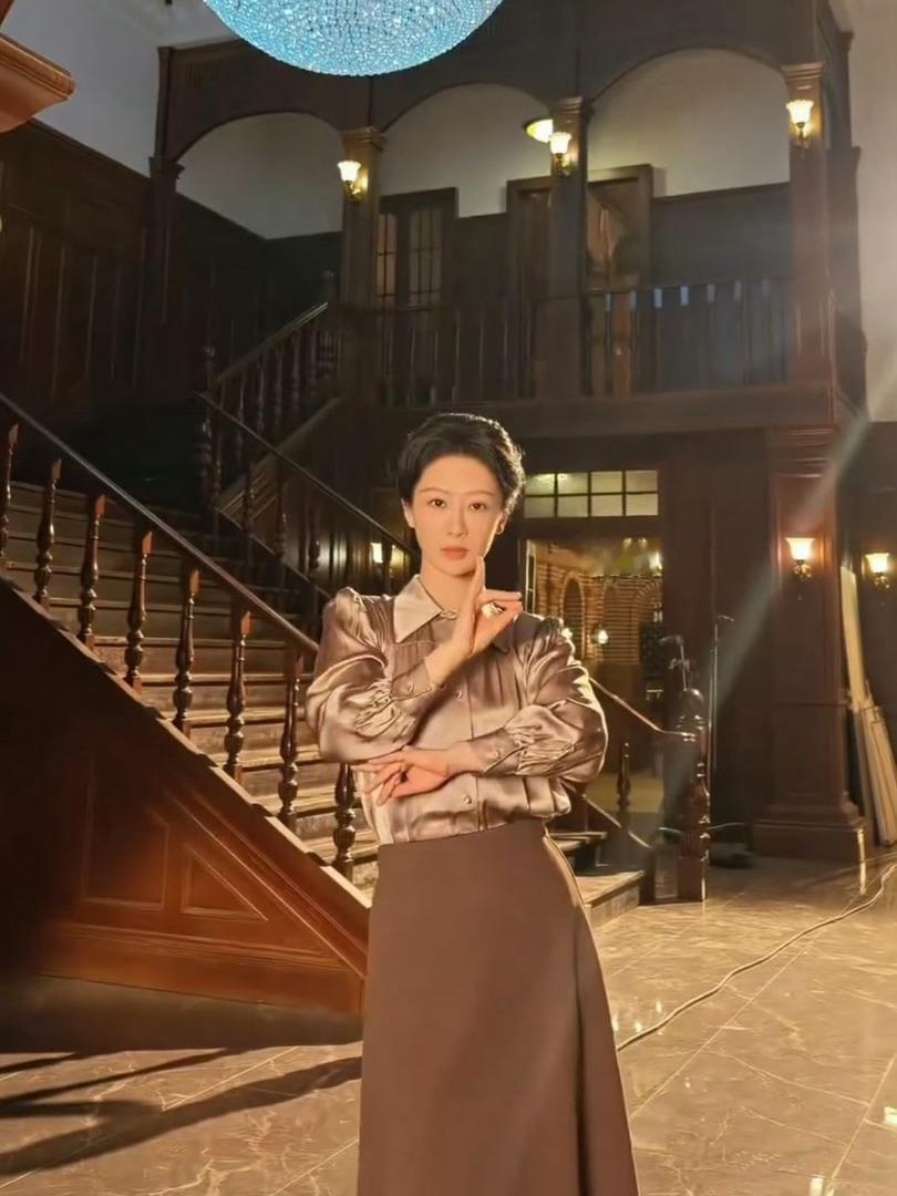 杨紫预告零台词诠释董竹君一生一镜藏岁月，一眼渡一生。零台词预告尽显演技张力，从隐