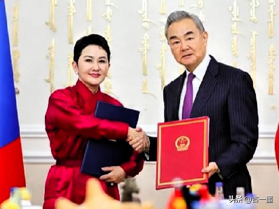 估计特朗普没想到，
高市早苗也没有想到，
蒙古国总统竟然亲自向中国做出一项永久承