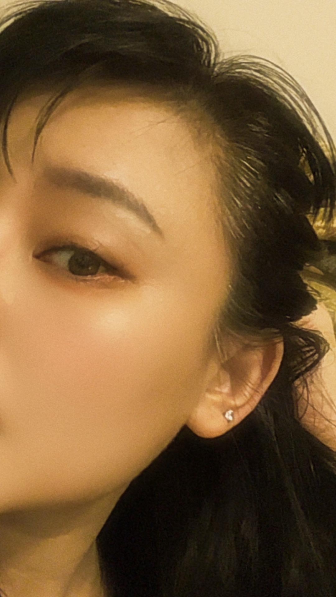 岁月不会放过任何一个人，白头发的焦虑😐比很多人都白发早，30岁就开始有白头发，