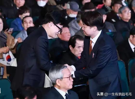 3月20日，韩国改革新党党首李俊锡和国民力量党前党首韩东勋均明确拒绝保守阵营联手