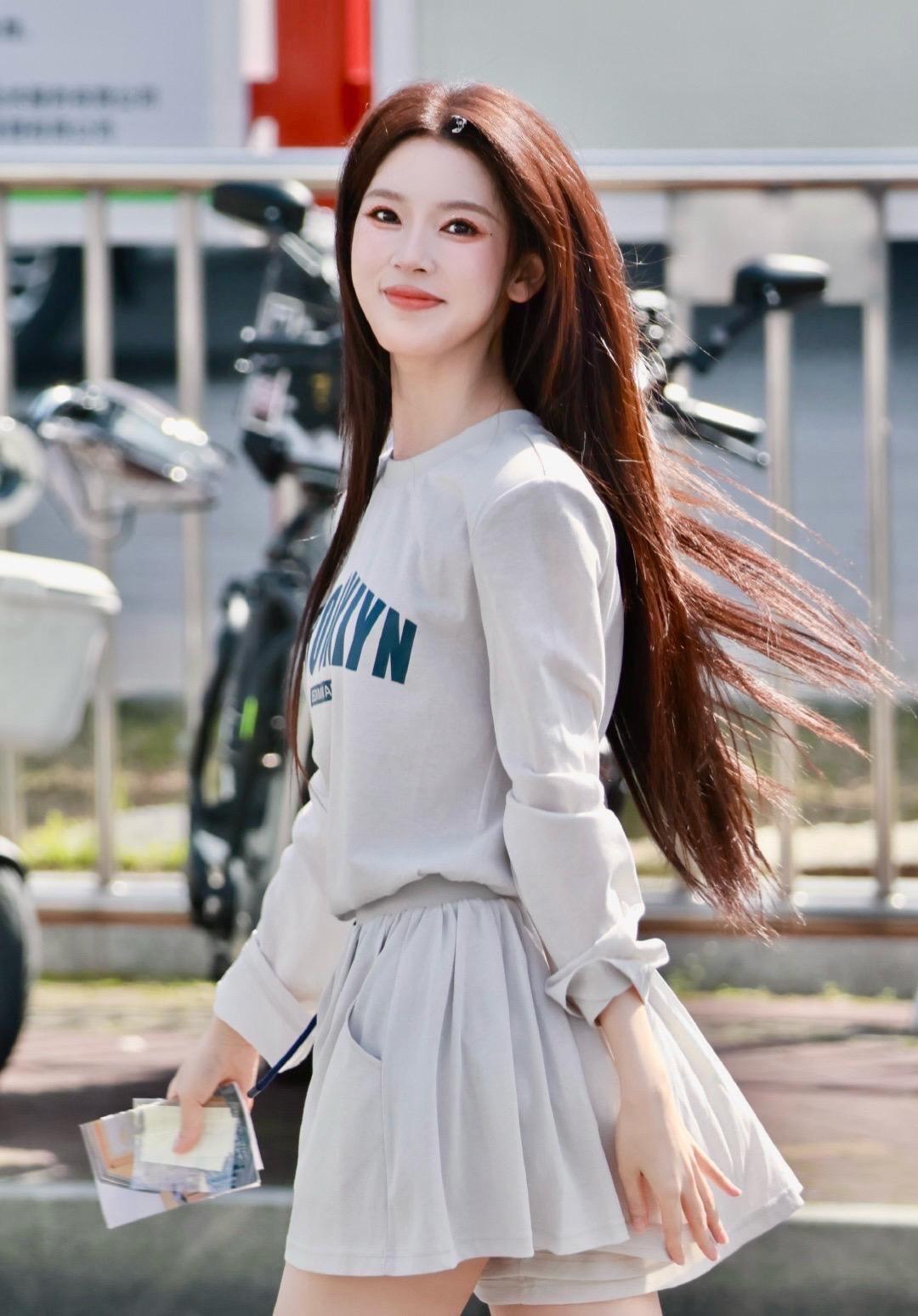 陈瑶最开始是想当医生 陈瑶最初的人生规划里，根本没有演员这个选项，她一直都想成为