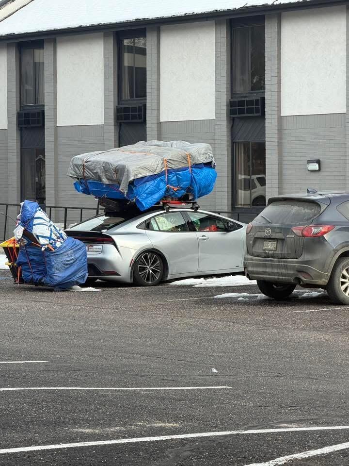这张车的图这两天很火，看到外面有人给它取了个响当当的名叫《死亡搁浅3》