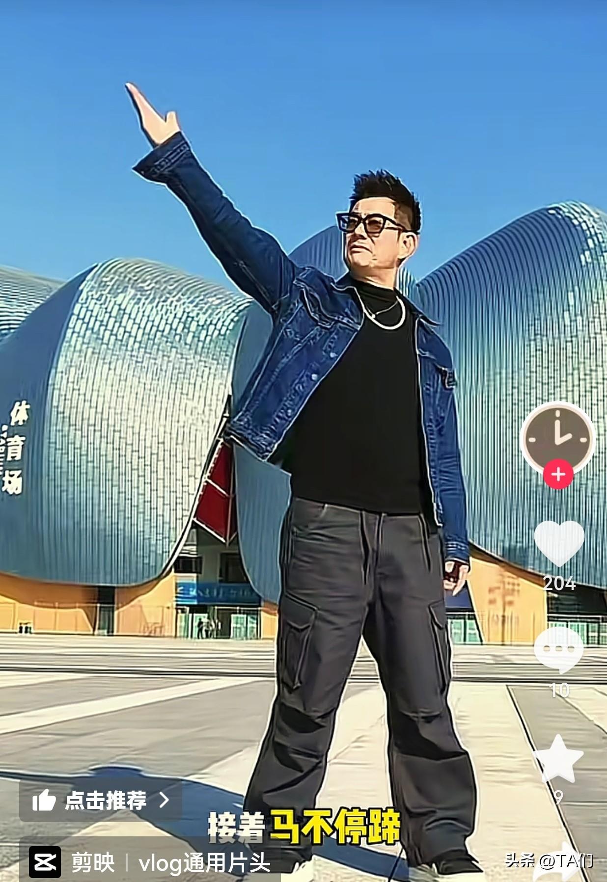 59岁状态绝了！任贤齐特种兵式游山西，大同逛古建太原赶早市，接地气模样太圈粉
 