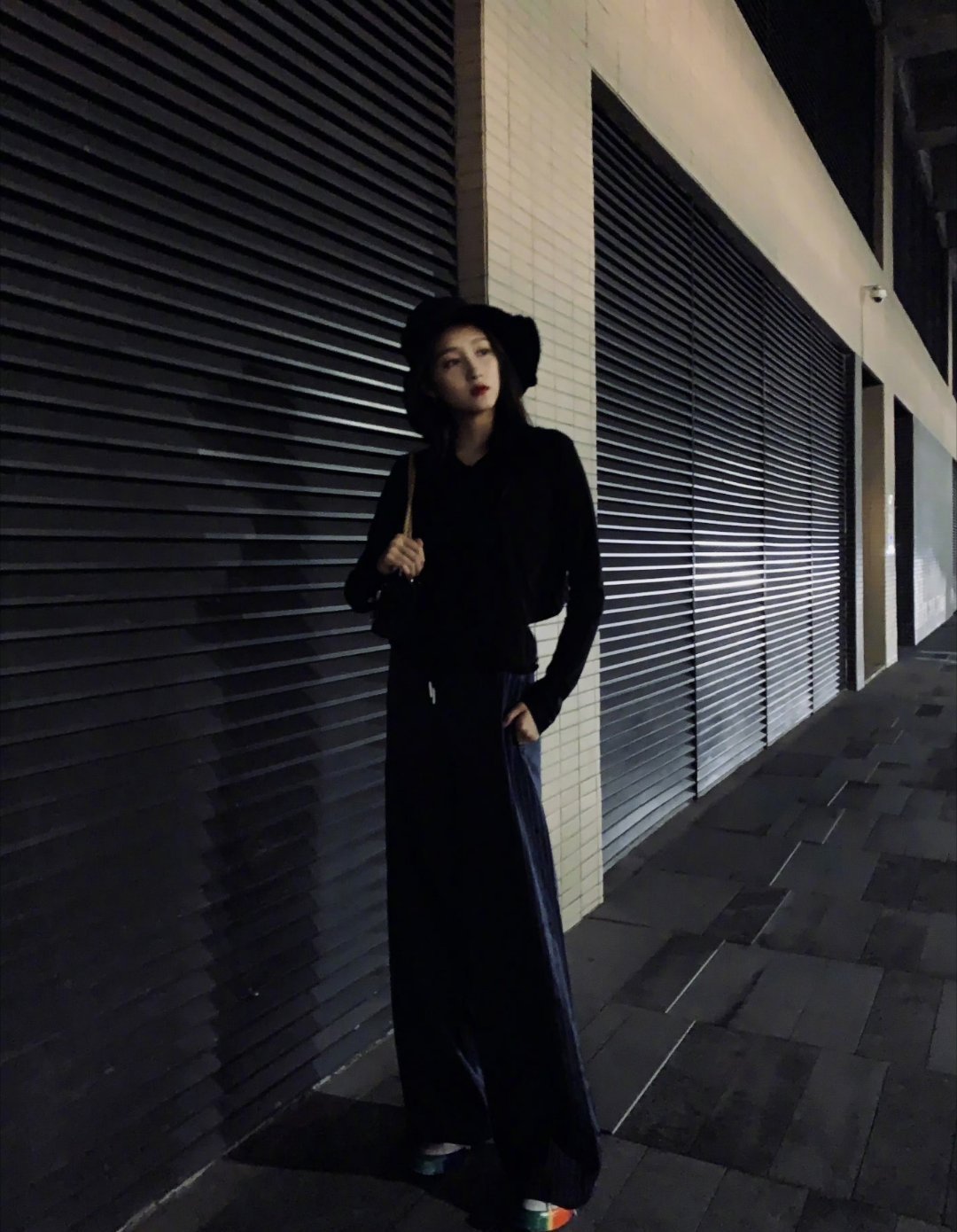 关晓彤 小蛮腰娱乐圈长期存在“上镜要瘦”的行业氛围，演员为角色短期调整身形是职业
