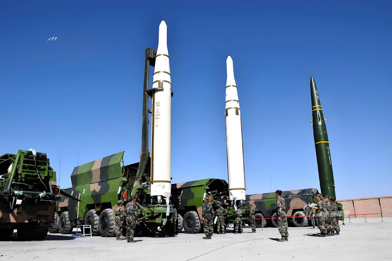 金灿荣：火箭军世界第一！陆军世界第一！

“东风快递，使命必达”，这话可不是广告