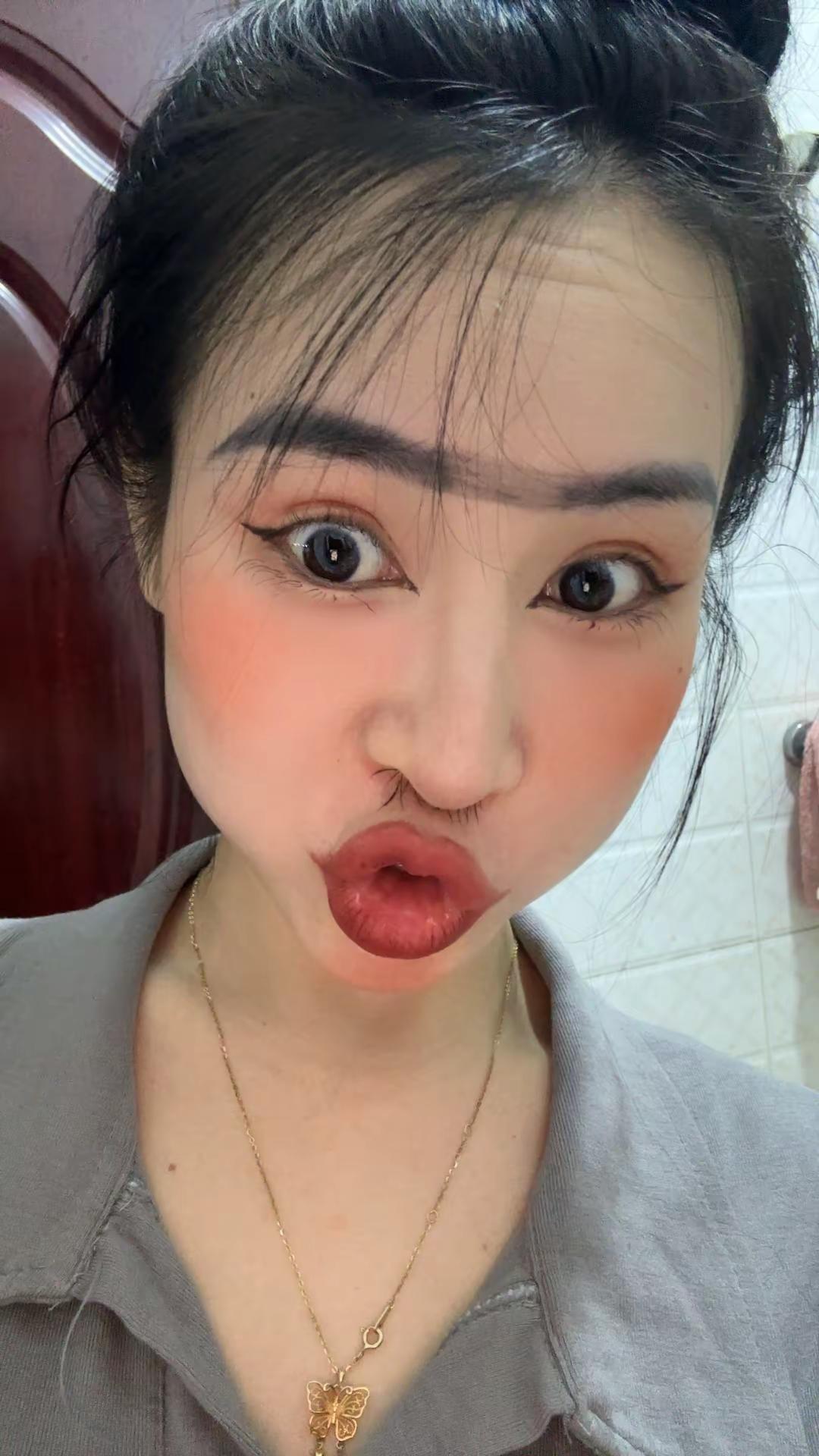 么么哒💋 化妆变脸术 颜值不够，美妆迷惑行为 化妆天赋
