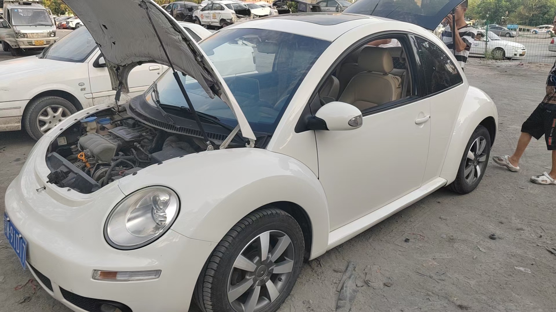 真的太可惜了  这么漂亮的甲壳虫报废了07年的 12万公里 是不是有点把牛奶倒进