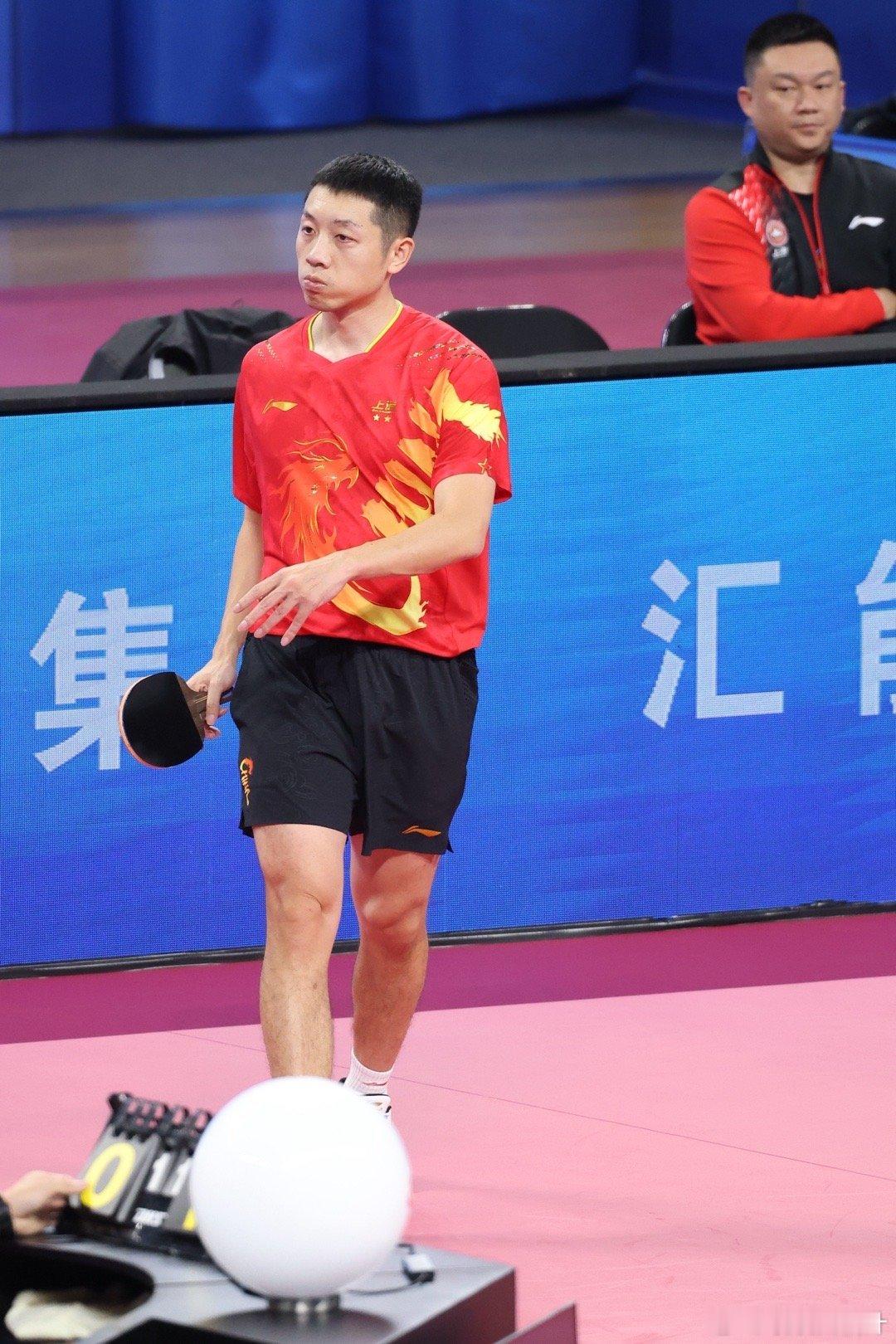 如果热爱，永远都是当打之年。快乐乒乓，健康完赛！[努力]#许昕全锦赛连胜3局# 