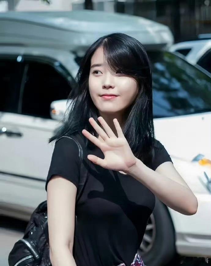 iu李知恩透视装，不是一直都走清纯路线的吗 ​​​