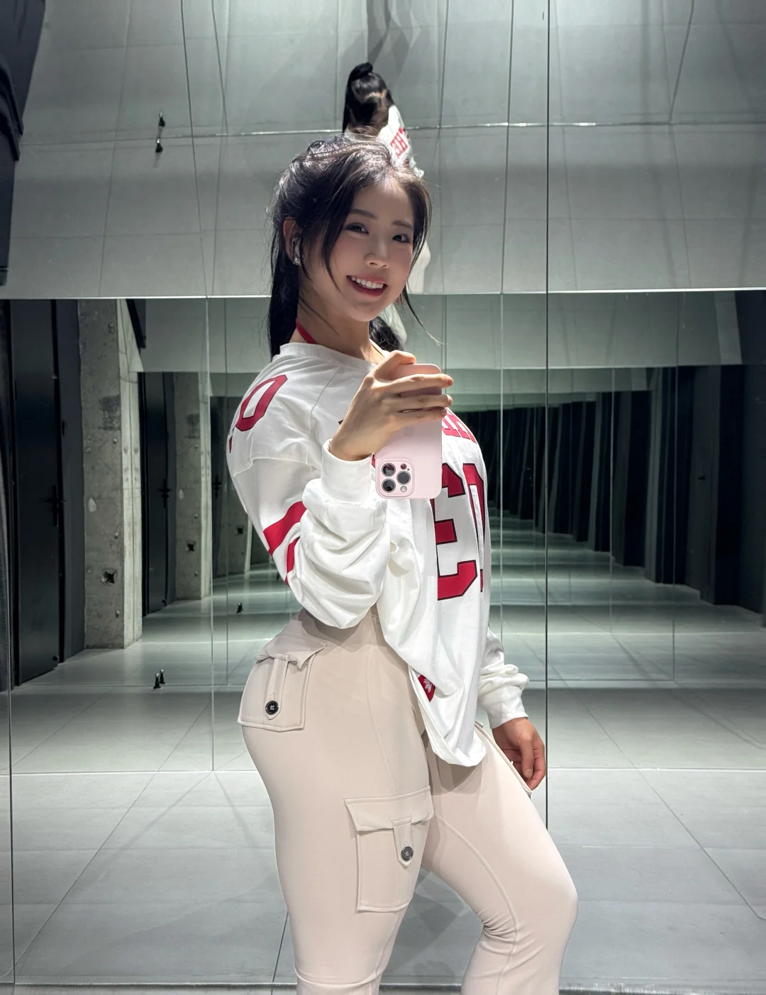 脸萌萌的 身材猛猛的