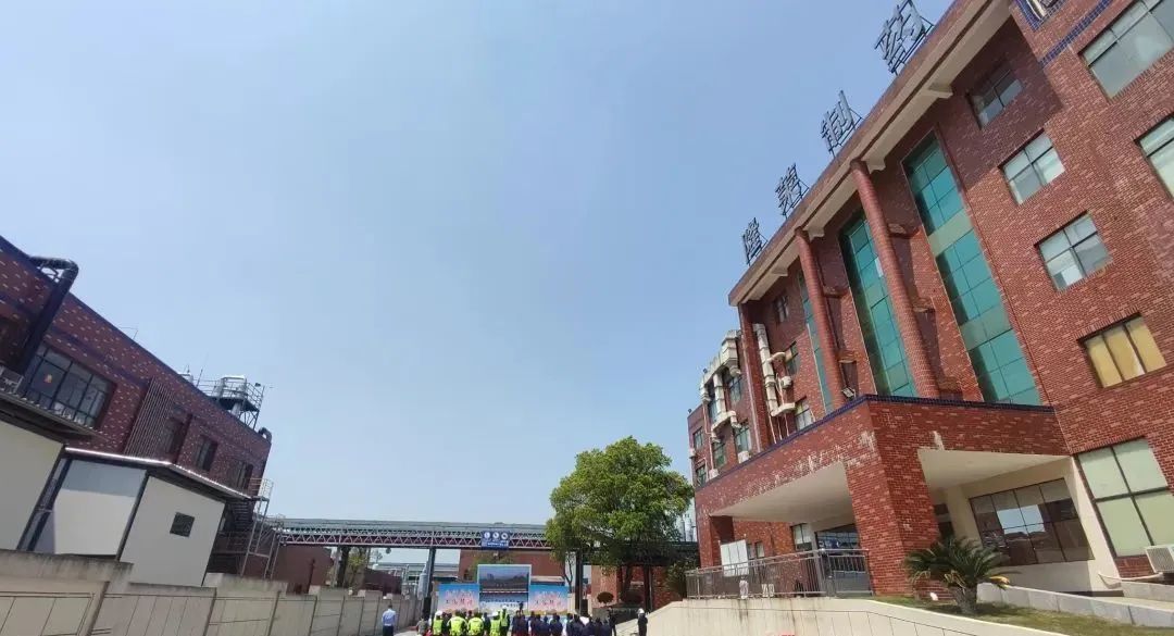 2025 年 12 月 31 日 22 时 25 分许，江西南昌进贤县的江西隆莱