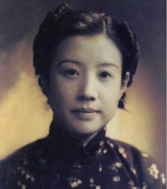 [太阳]1955年，毛主席首次动用特权，签订主席特赦令，赦免一名被打入死牢的女子