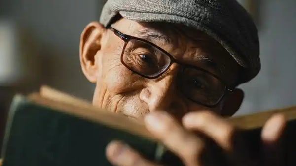 卖脸给AI游本昌王祖贤1个好评1个挨骂如今，AI明星脸已经批量上线。93岁的游本