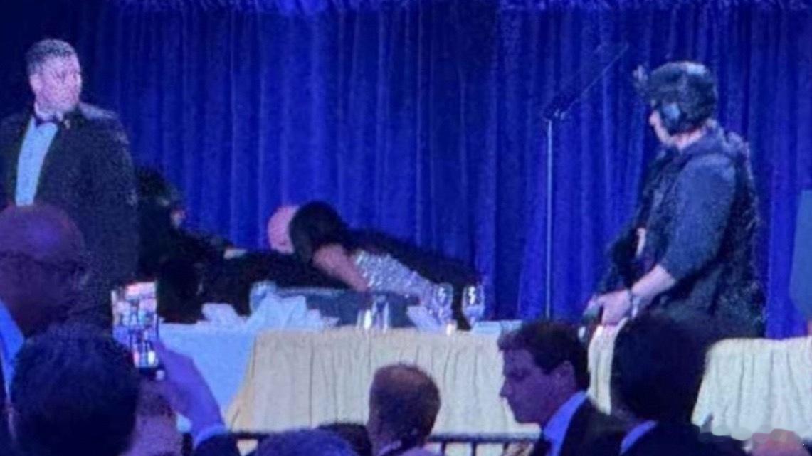 白宫晚宴枪击事件枪手身亡 当地时间4月25日，美国华盛顿希尔顿酒店举办的百年传统