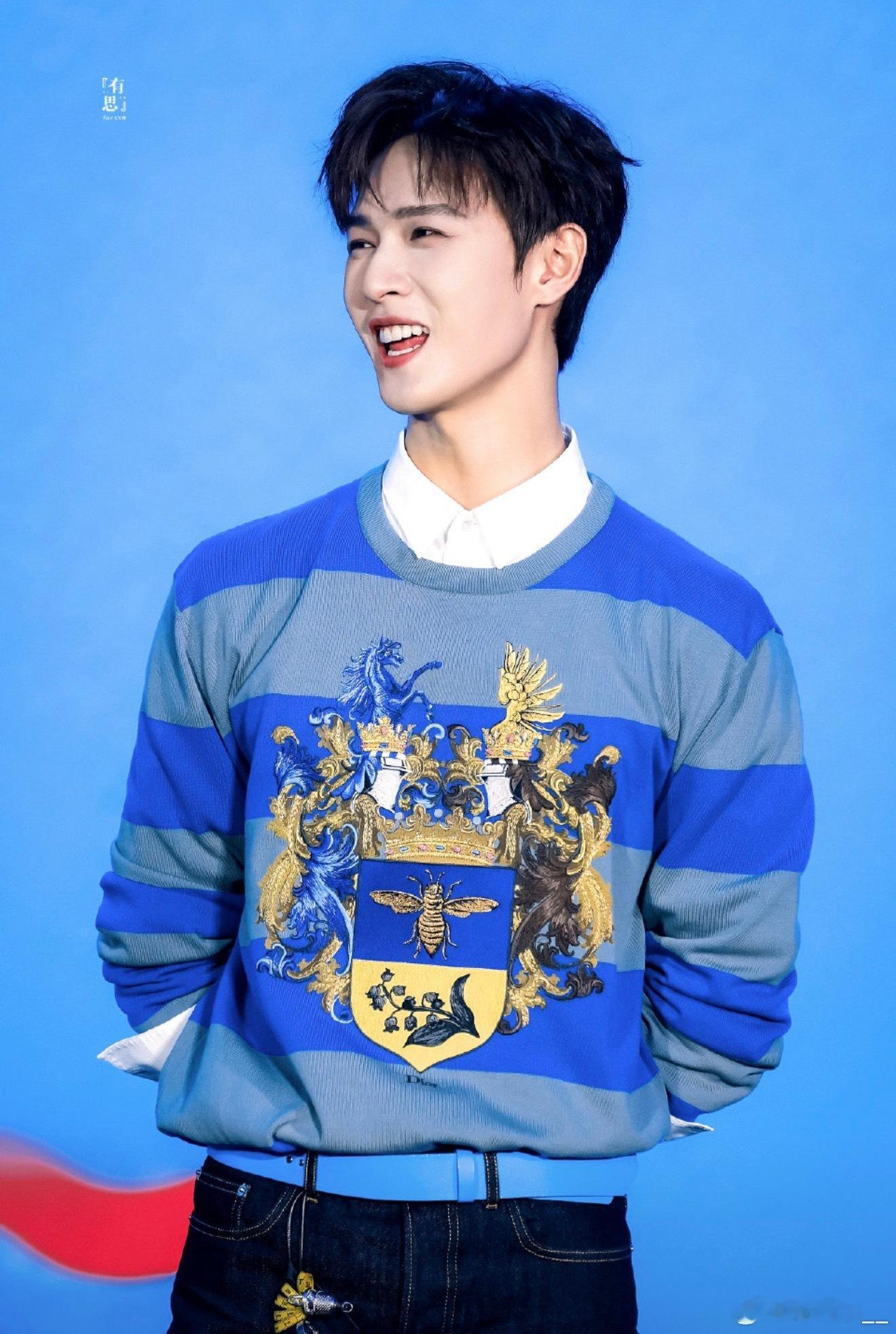 跑男老来得李昀锐跑男老来得子 被撕名牌这段看哭了，李昀锐明明很疼却还在笑，被欺负