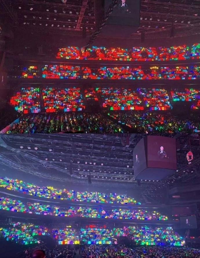 荣耀之战内场灯牌应援 都是谁的灯牌？ 