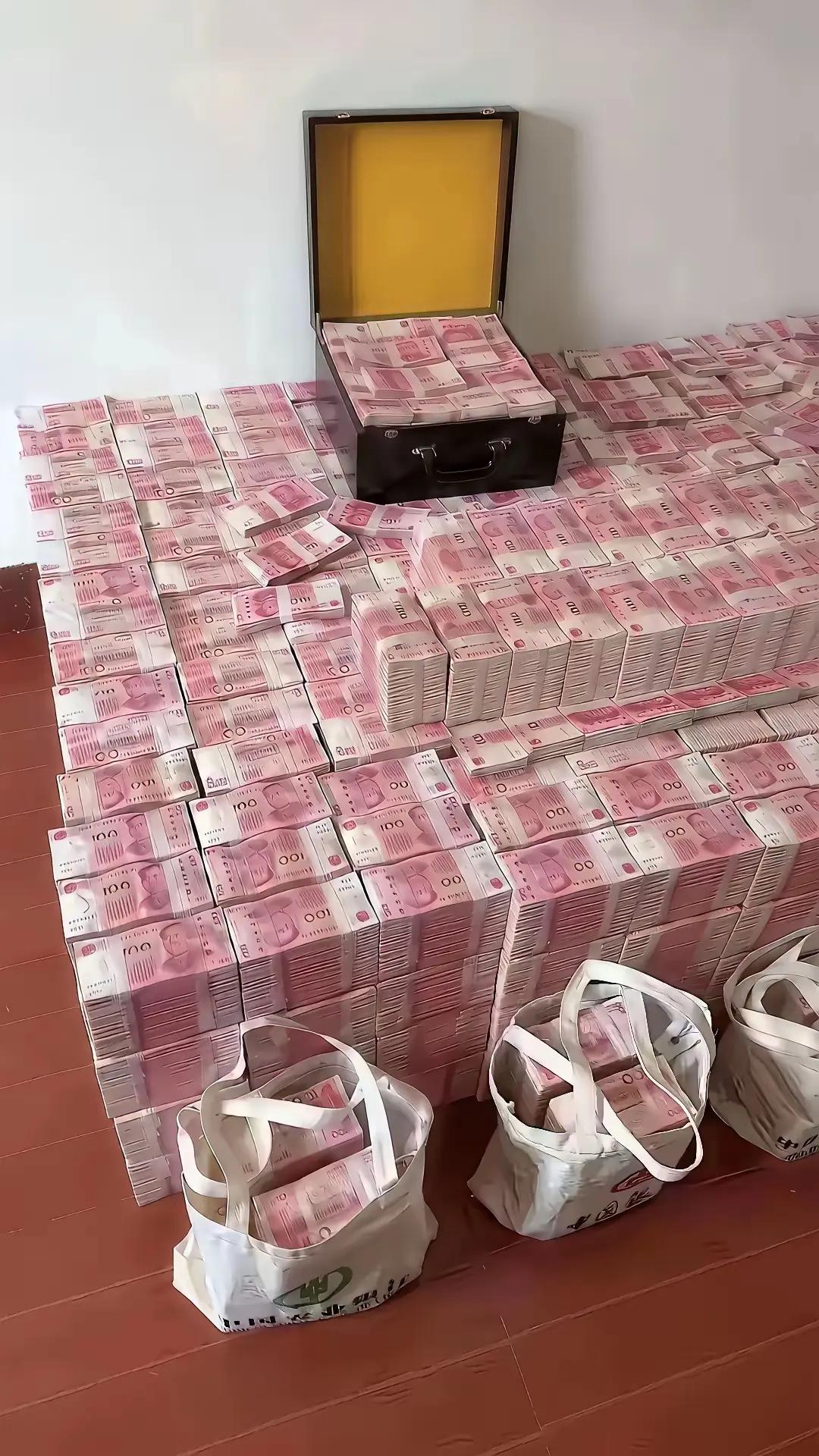2026年最佳短片小说！
捞女形态简述：
​碰到有钱人——
​捞女：我爱的是你的