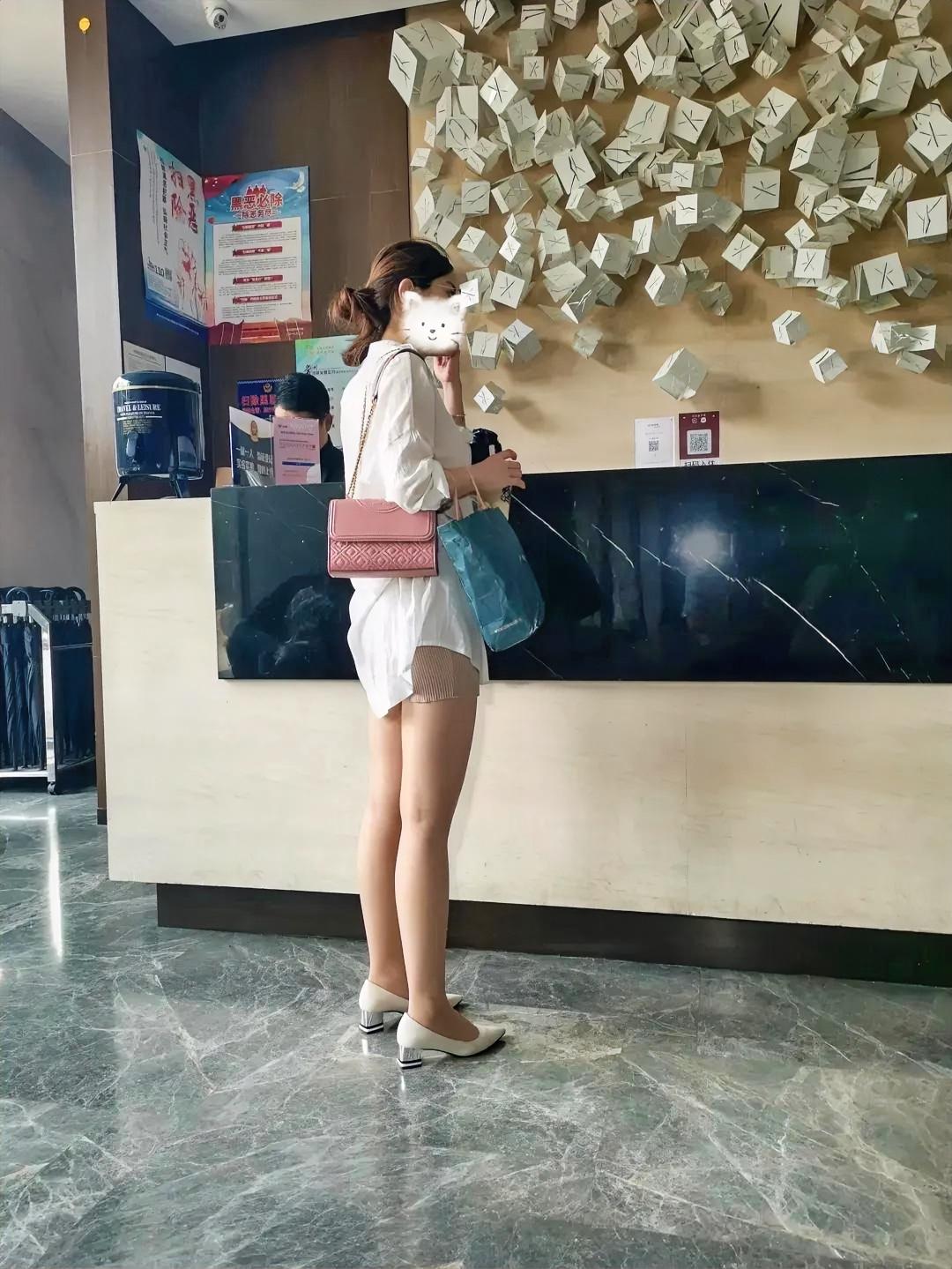 这背景墙创意不错呀😃