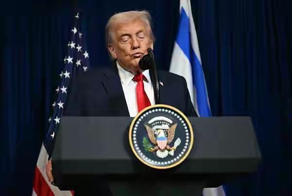 这个真没法评论！
老特表示跟中国的关系很好：“没有什么可担心的，什么都没有！他们