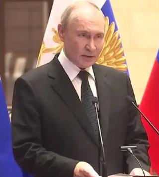 普京口出狂言？
 
 
普京成为继梅德韦杰夫之后，第二个将欧洲政治家称之为“猪”