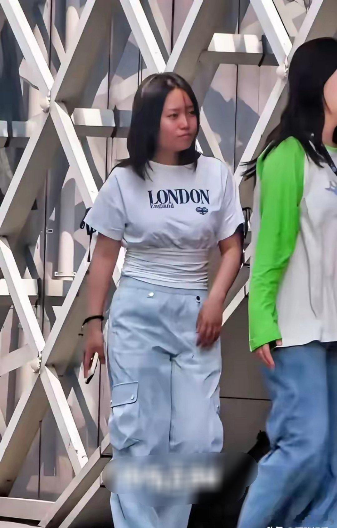 李雪琴她不是减肥成功了吗？为何还是一副壮汉模样？ ​​​