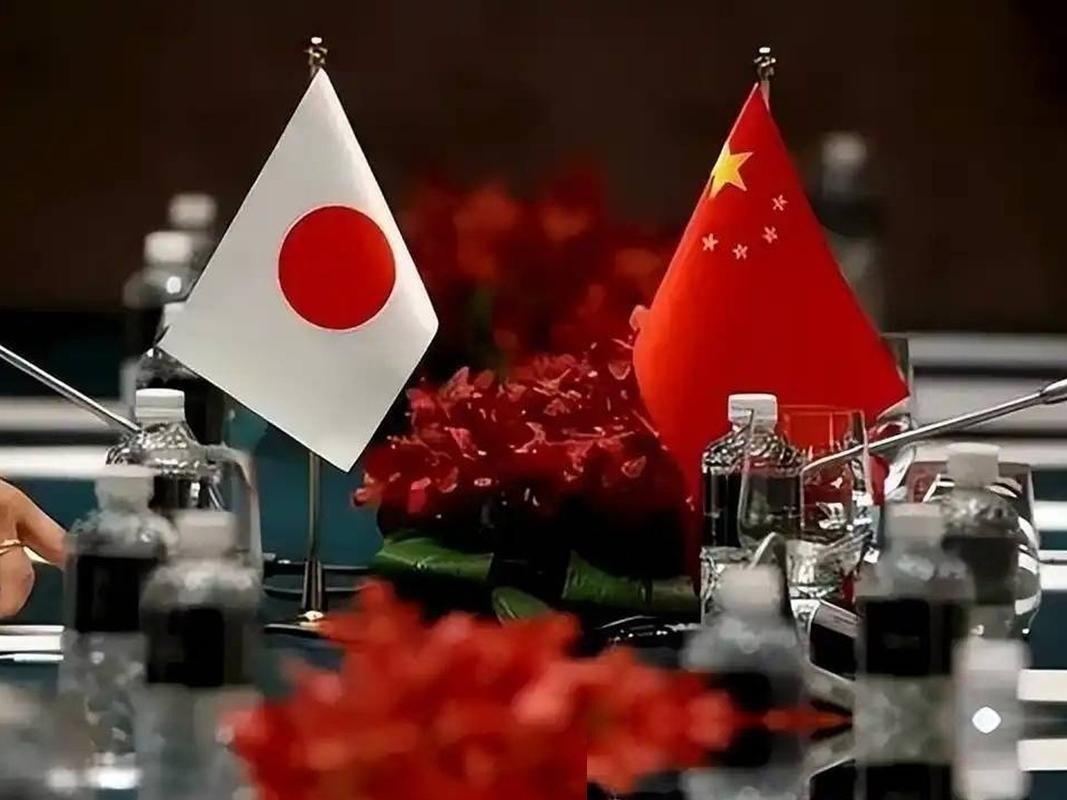随着这两天中日之间的气氛越来越紧绷，国际上很多原本打算看热闹、甚至想趁机捞一笔的