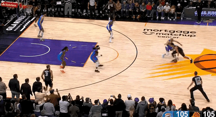 布克三分绝杀雷霆，卫冕冠军距离打破勇士73胜的纪录，越来越远了……必须提前感谢一