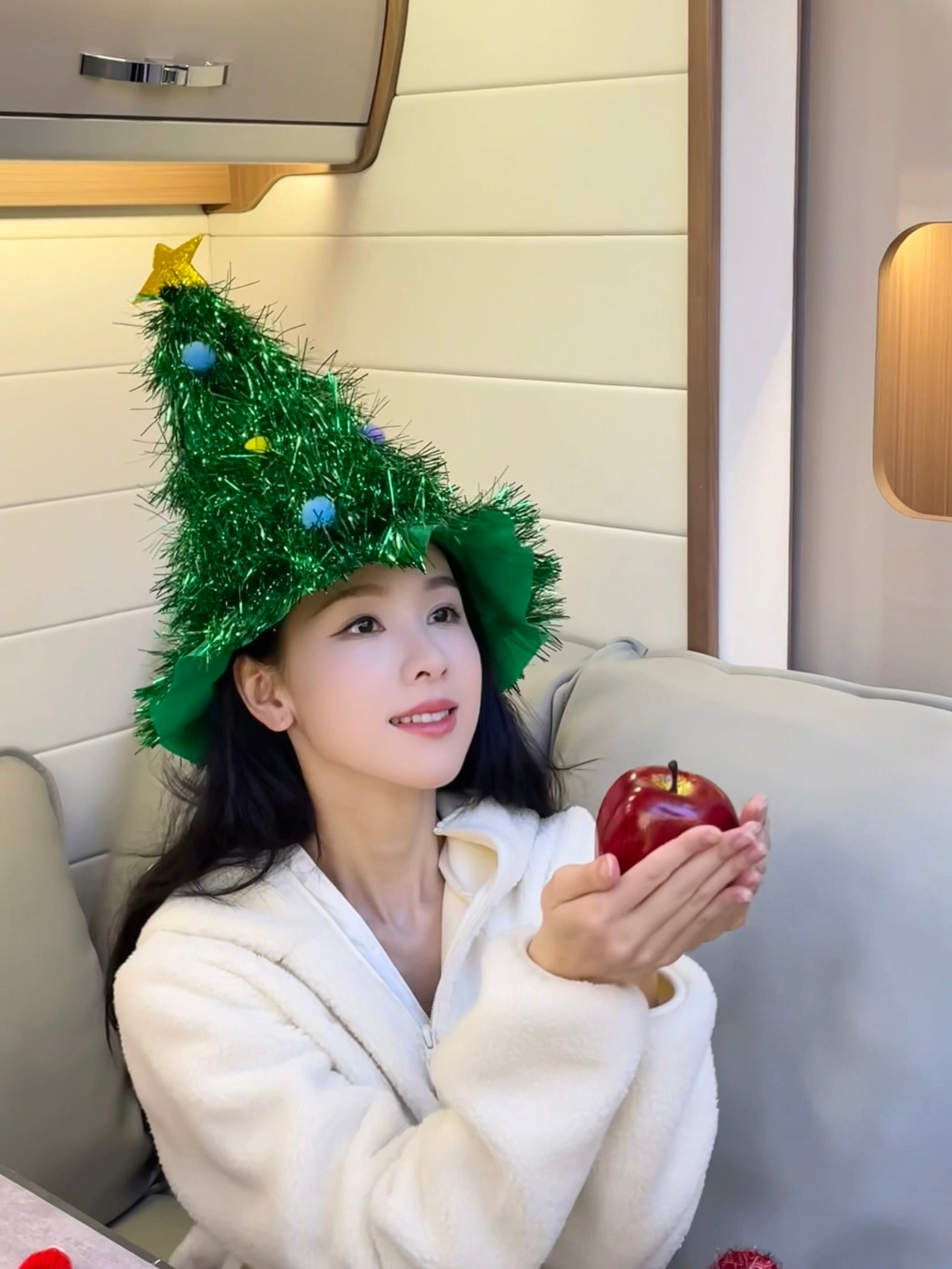 陈都灵手臂陈都灵[超话] ​​​