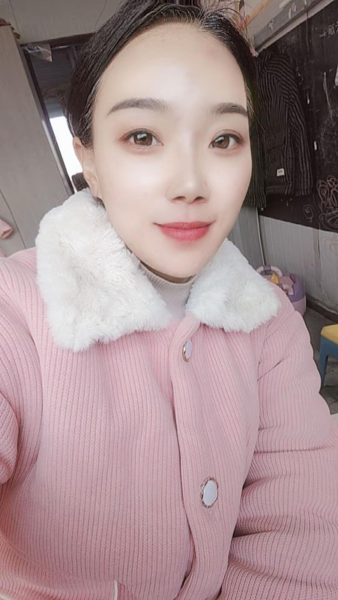 出来冒个泡，嘻嘻😁😁😁