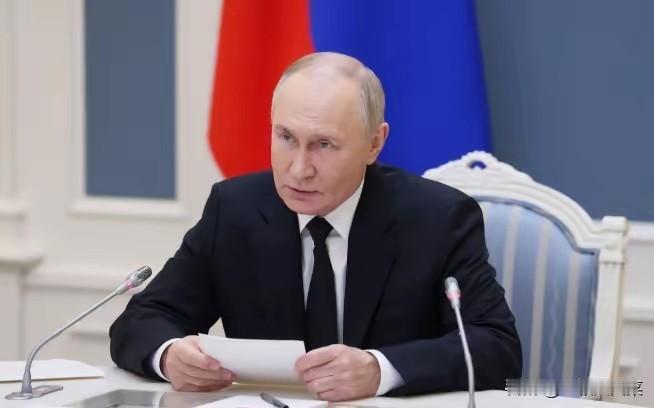 普京当着全球记者的面，扔下一句话。

他说：“如果欧洲真敢动手，那很快，你们连一