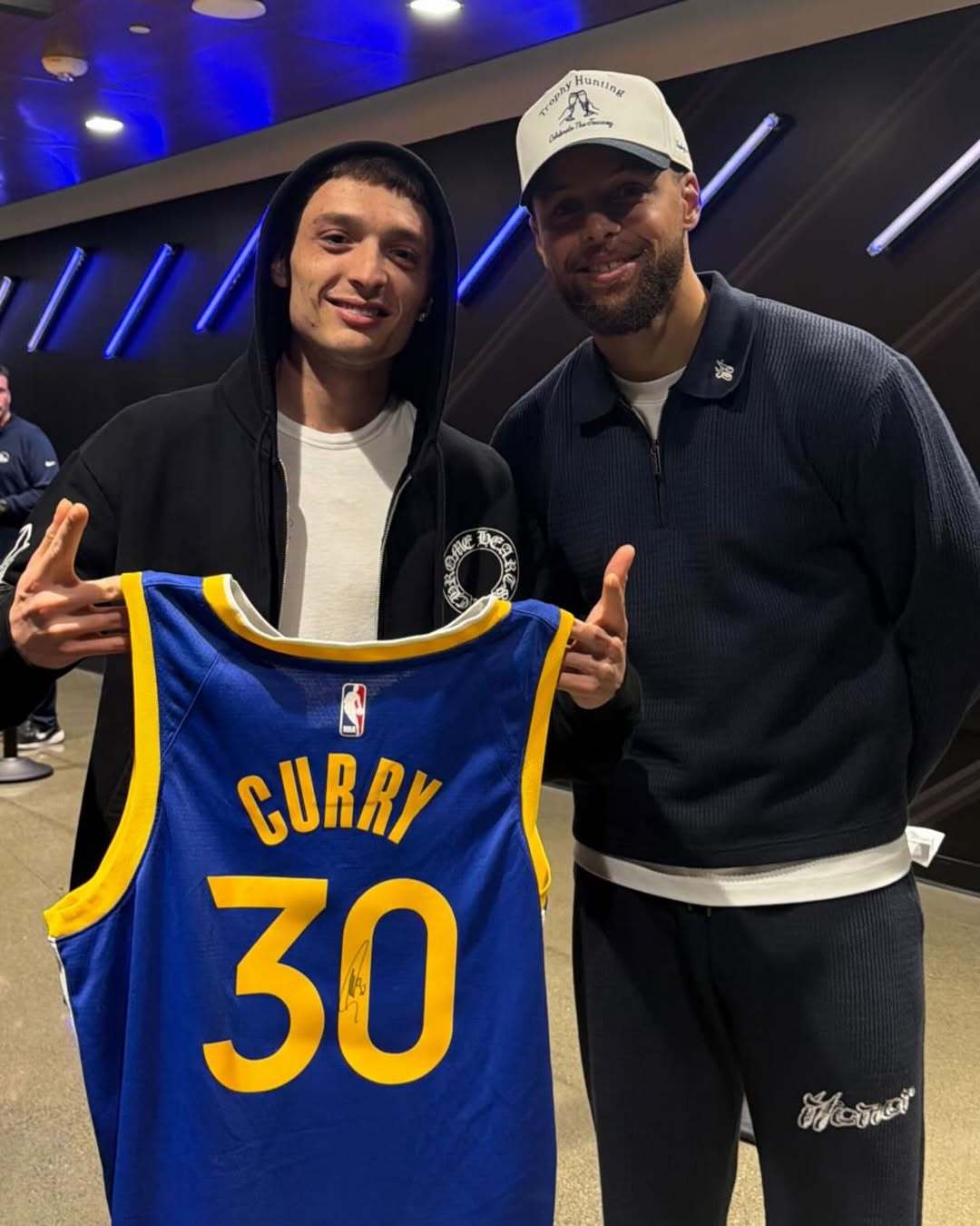 Steph Curry×Peso Pluma（本名Hassan Emilio K