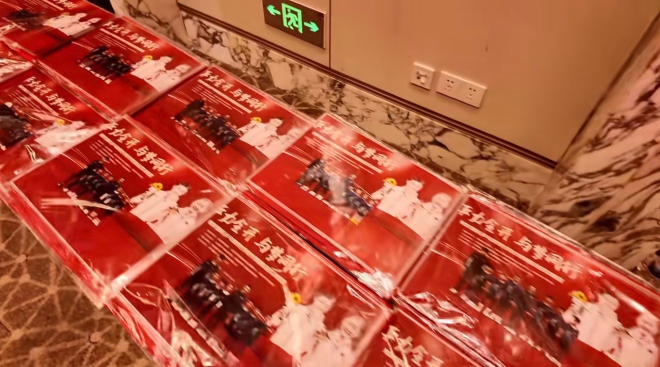 陈梦乒校寒假营第一期 | 结营仪式好多卫冕奥运冠军陈梦的签名球拍🏓 想要