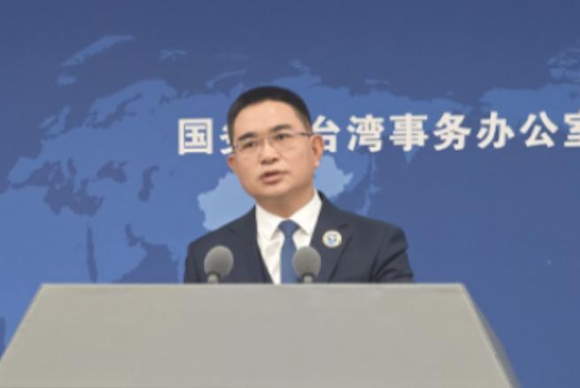 台湾变天了！谁也没想到，最先举起统一大旗的，竟然是过去喊“台独”喊得最凶的那帮人