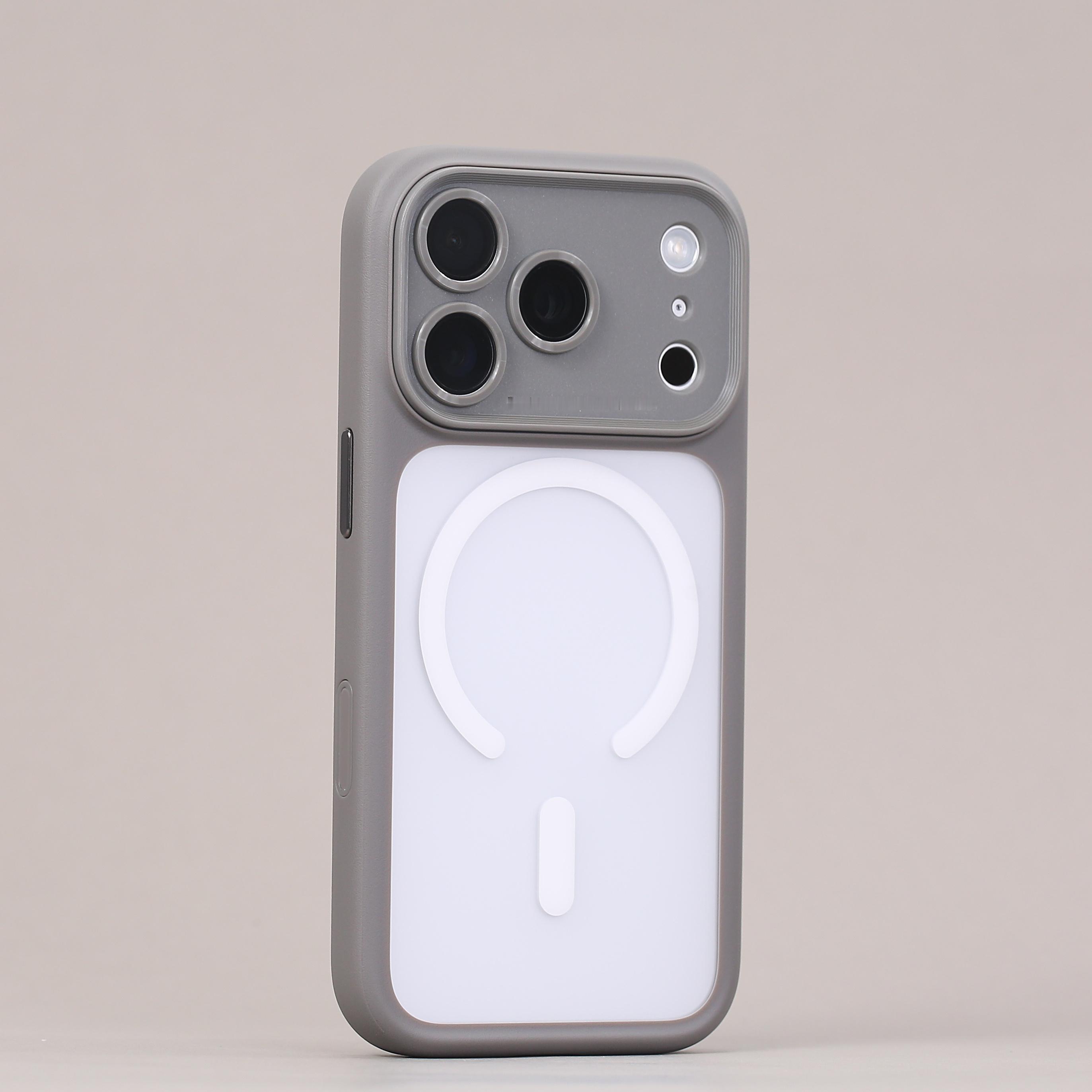 iPhone17Pro 系列两款精孔磁吸壳[嘻嘻]一款超轻薄，戴壳也有类似于裸机