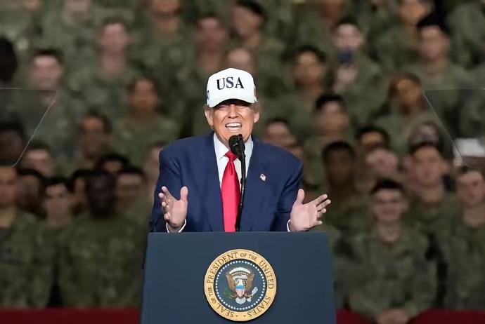 航母“开倒车”？特朗普的“复古智慧”有效期两年。
 
谁说进步一定要向前看？特朗