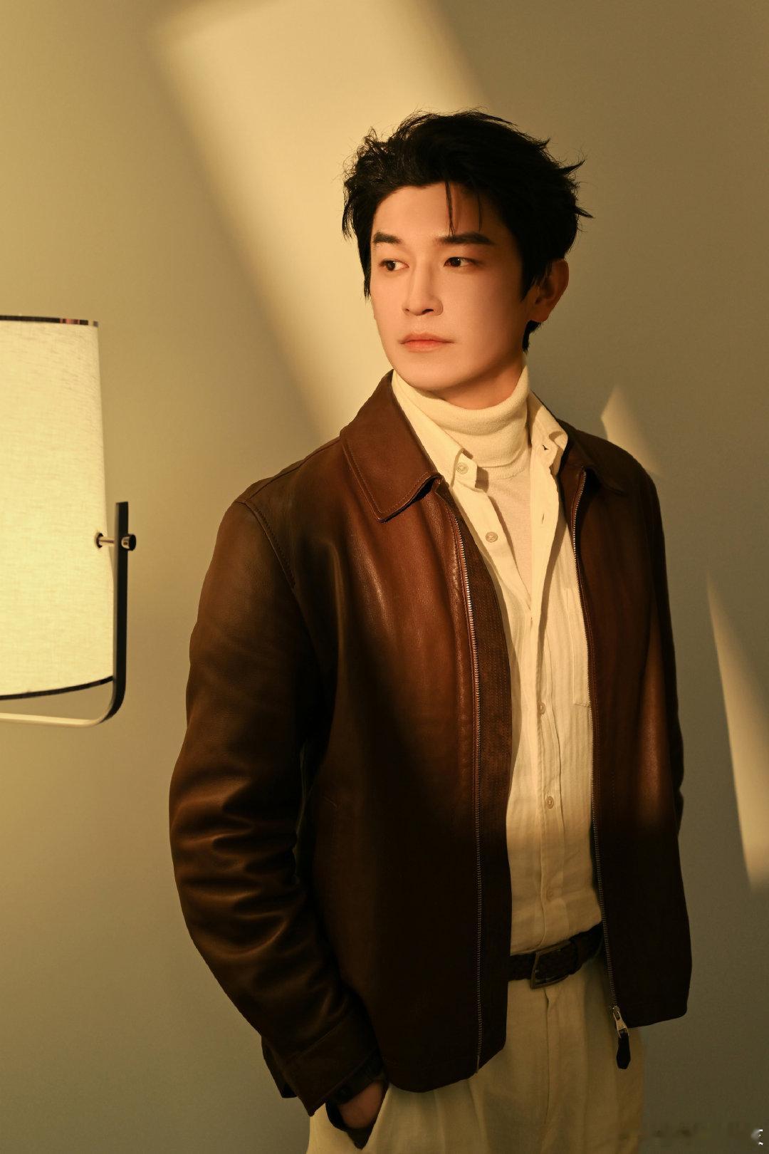 杨旭文唐犟宗全英文走向国际 杨旭文太给我们长脸咯！《唐诡》登上AACA，红毯上白