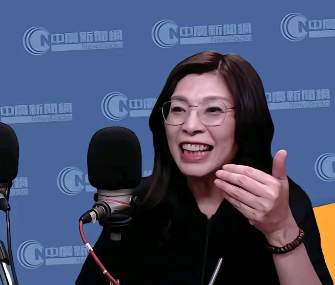 郑丽文说，“未来两岸关系可以走欧盟模式”。
她不会不知道，欧盟只是独立国家之间的