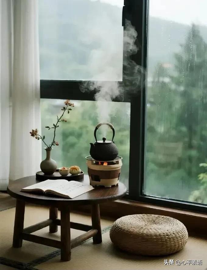一位养生专家说：
“越来越多的人觉醒了，水果不碰，饮料不喝，牛奶、奶茶全戒，咖啡